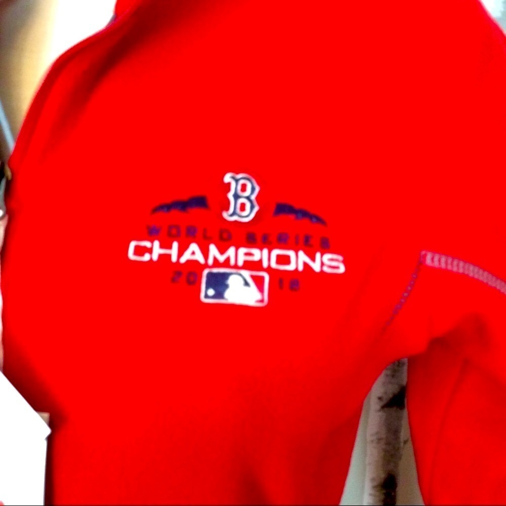 Genuine 2018 World Series BostonChampionship Red Fleece size medium - Picture 3 of 9